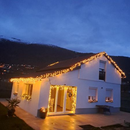 Vikendica Bruse Villa Jaklici ภายนอก รูปภาพ