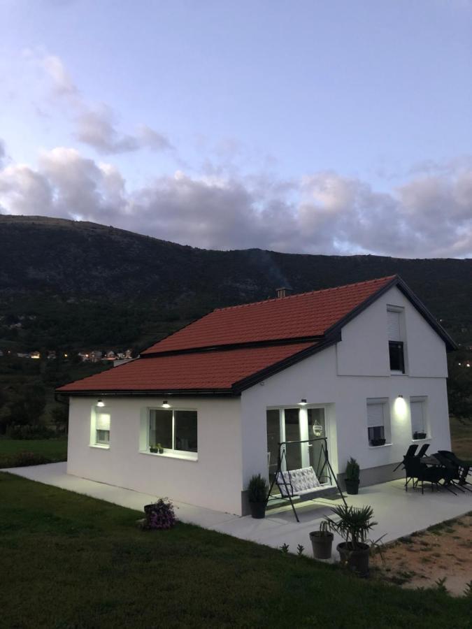 Vikendica Bruse Villa Jaklici ภายนอก รูปภาพ