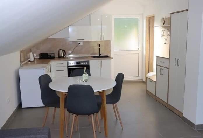 Vikendica Bruse Villa Jaklici ภายนอก รูปภาพ